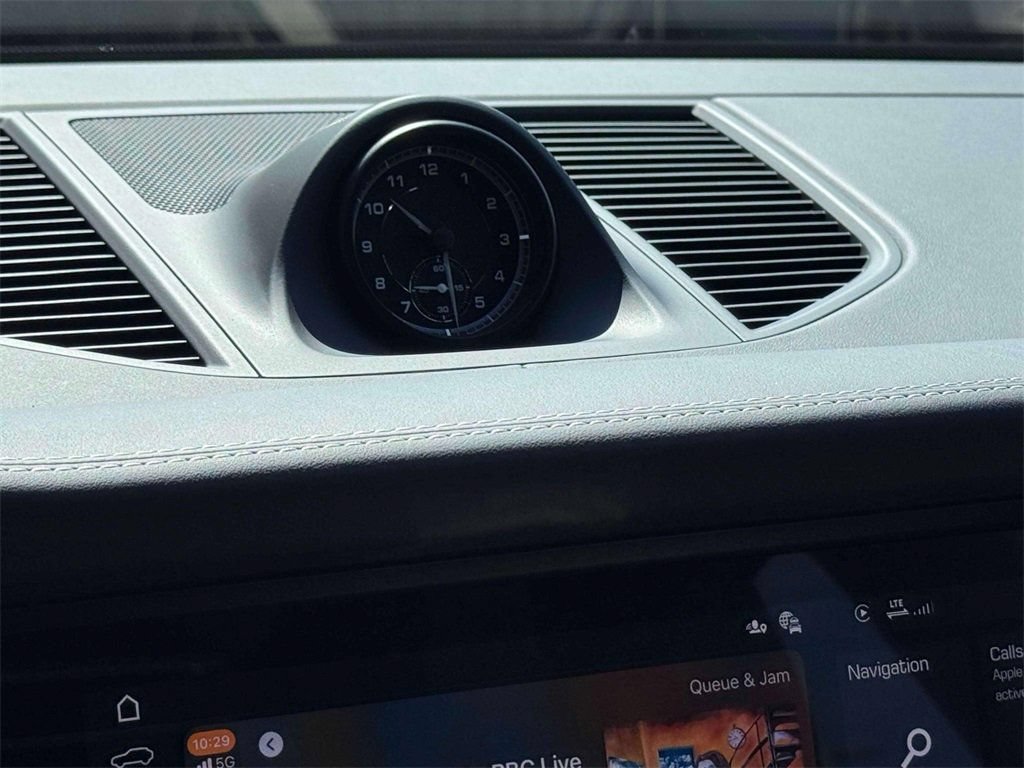 New 2025 Porsche Macan AWD/4WD image 31