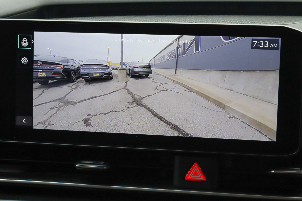 Used 2025 Kia Carnival image 12