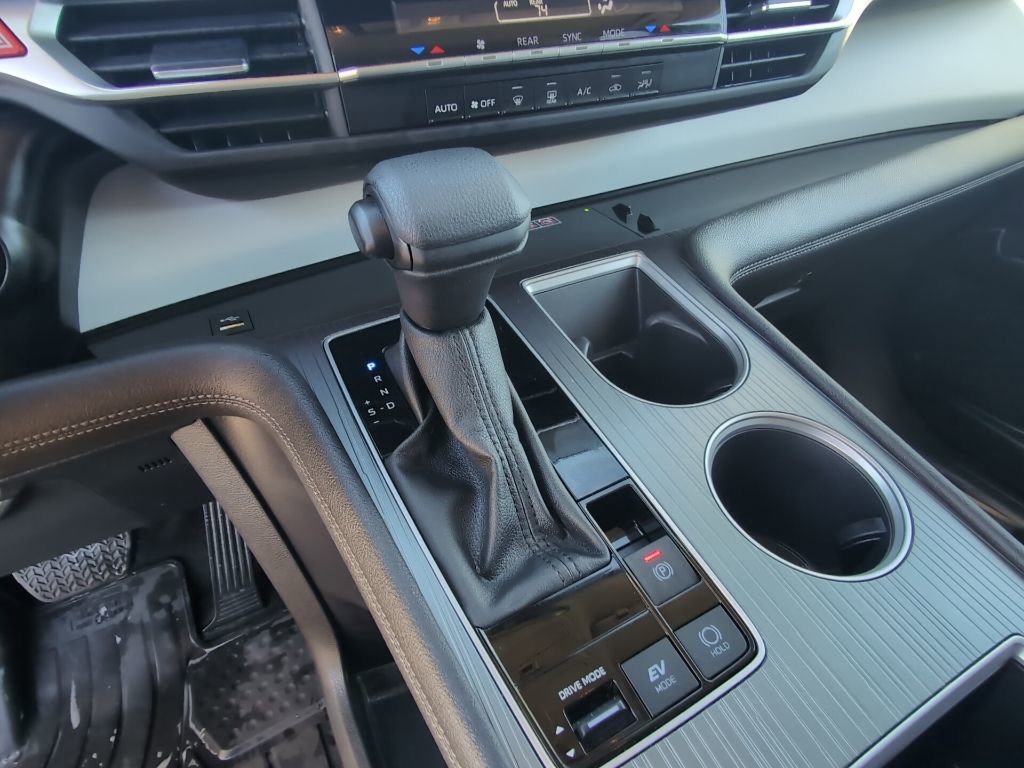 Used 2025 Toyota Sienna LE image 21