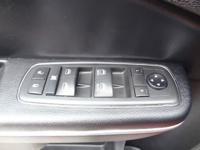 Used 2021 Chrysler 300 Touring RWD image 14