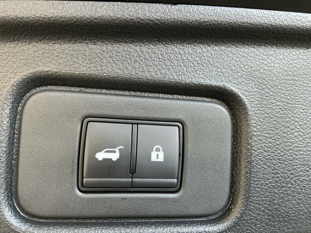 Used 2025 Nissan Pathfinder SV image 26