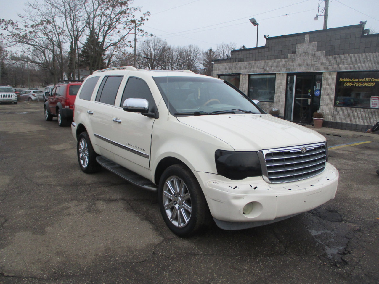 Used 2007 Chrysler Aspen Limited image 1