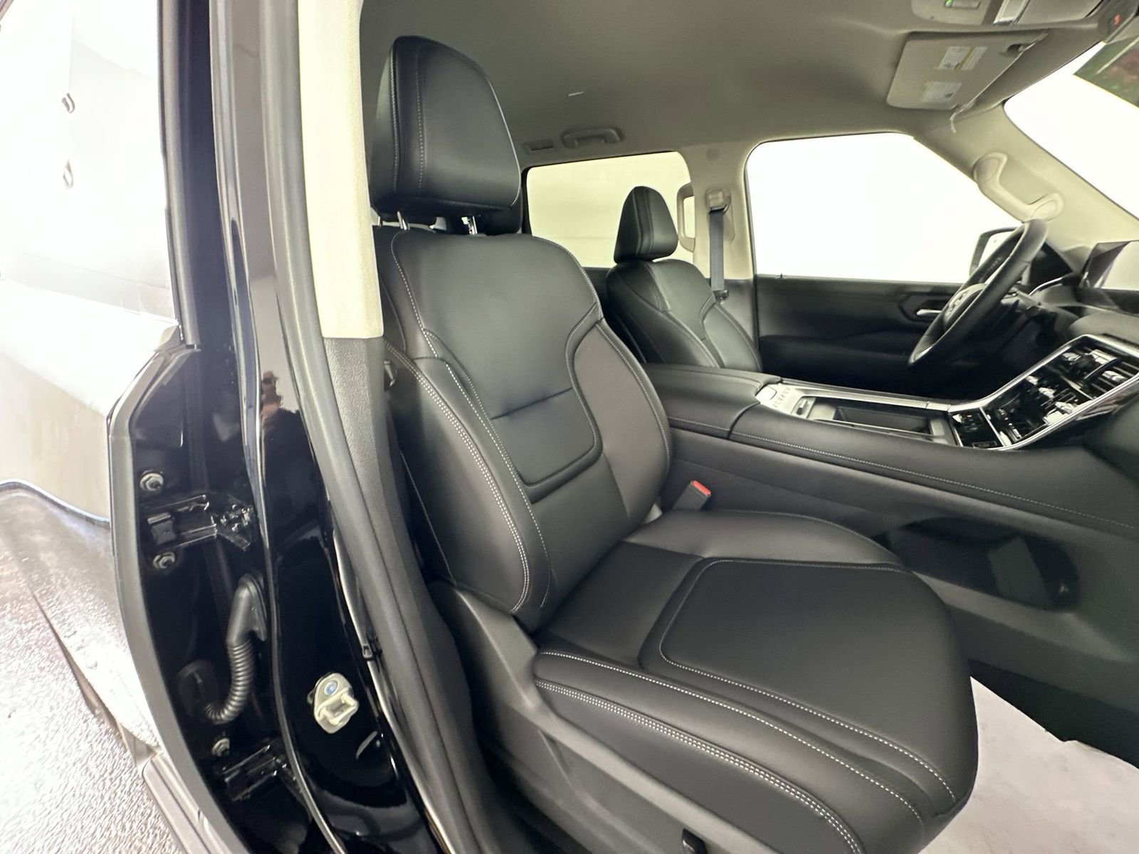 New 2026 Nissan Armada SV RWD image 31