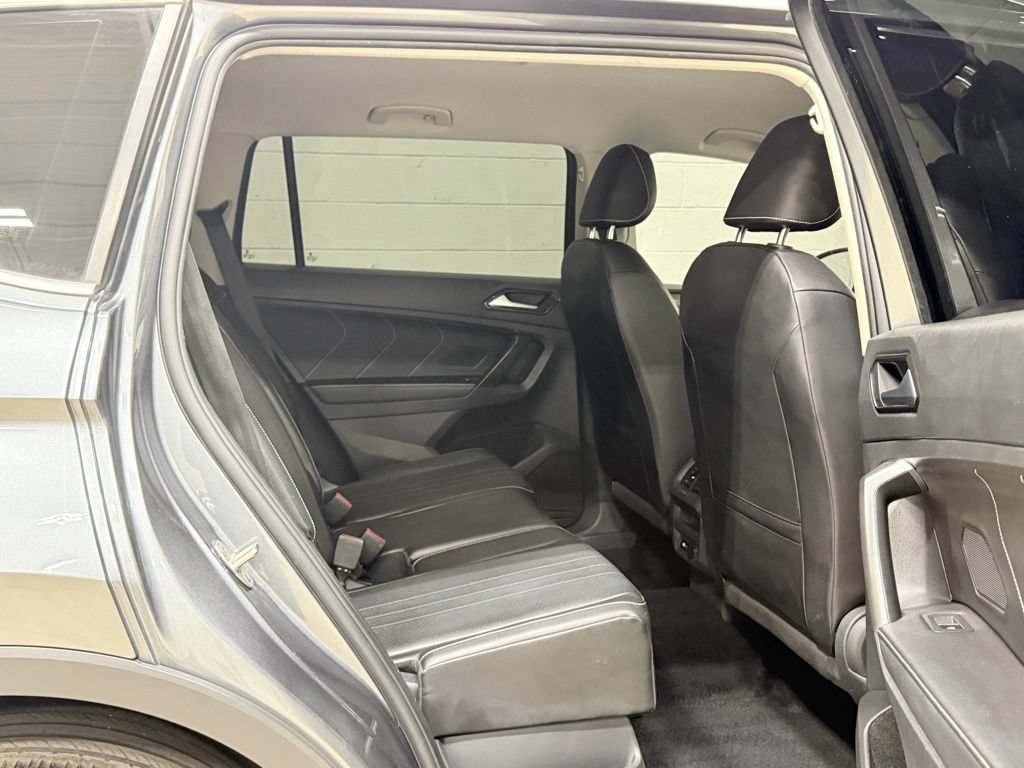Used 2022 Volkswagen Tiguan SE AWD/4WD image 37