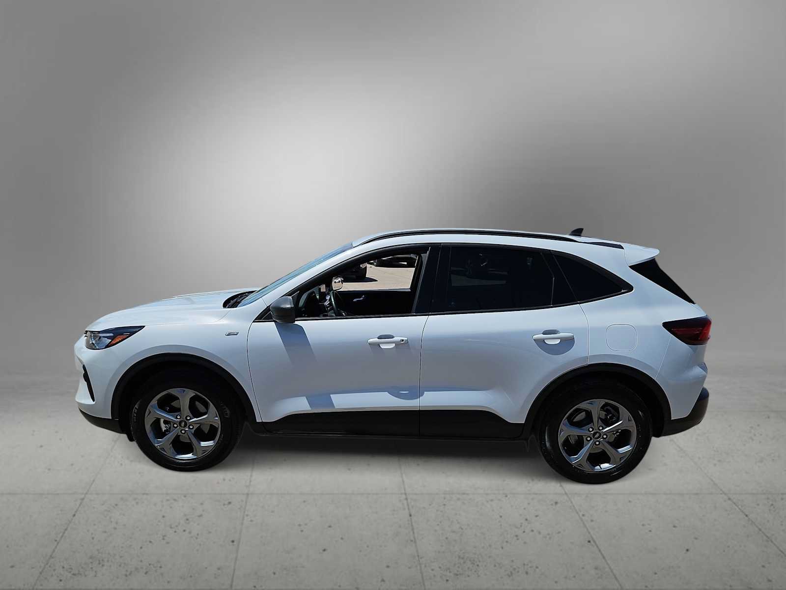 Used 2025 Ford Escape ST-Line FWD image 5