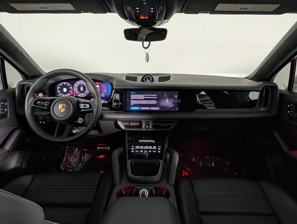 Certified 2025 Porsche Cayenne GTS AWD/4WD image 20