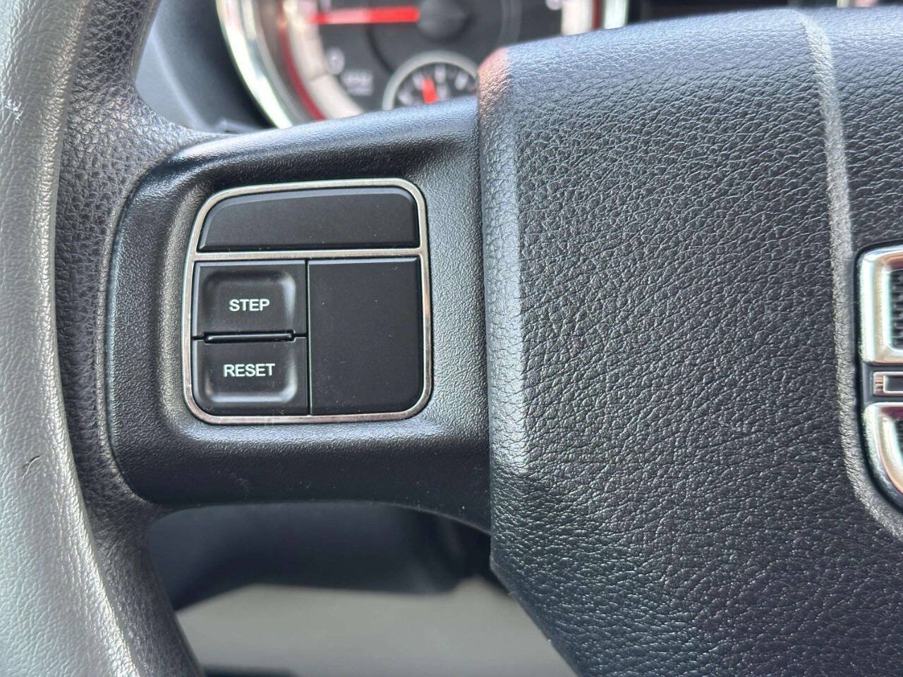 Used 2015 Dodge Grand Caravan SXT FWD image 30