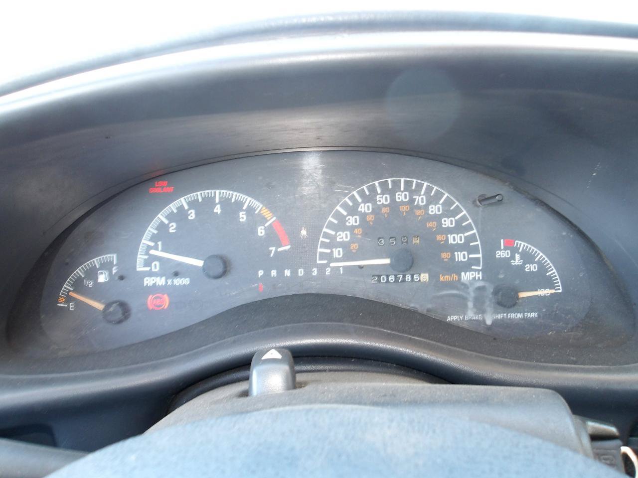Used 2002 Pontiac Grand Prix SE w/ Widetrack Smart Pkg FWD image 15