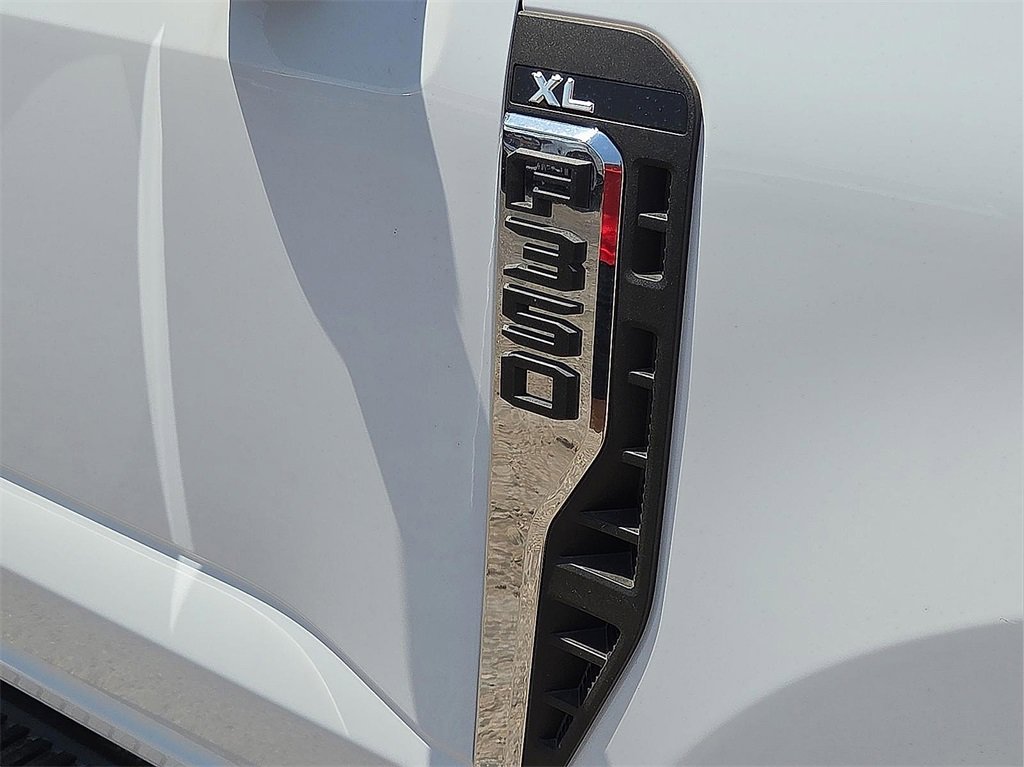 New 2025 Ford F350 XL w/ XL Chrome Package image 8
