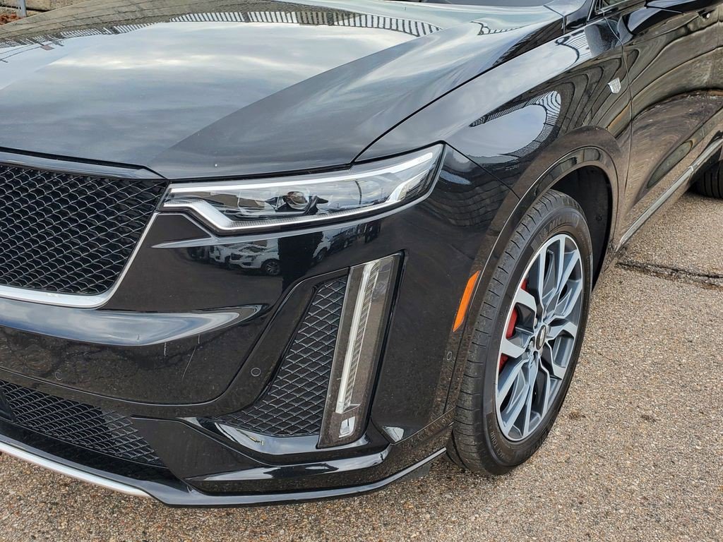 Certified 2024 Cadillac XT6 Sport w/ Platinum Package image 10