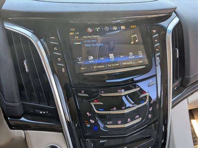Used 2020 Cadillac Escalade Premium Luxury AWD/4WD image 12