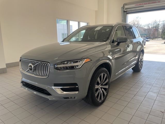 Certified 2025 Volvo XC90 B5 Core image 1