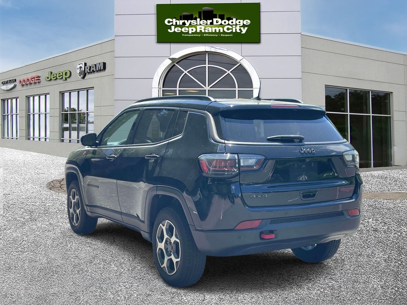 Used 2022 Jeep Compass Trailhawk w/ Trailhawk Elite Group AWD/4WD image 8
