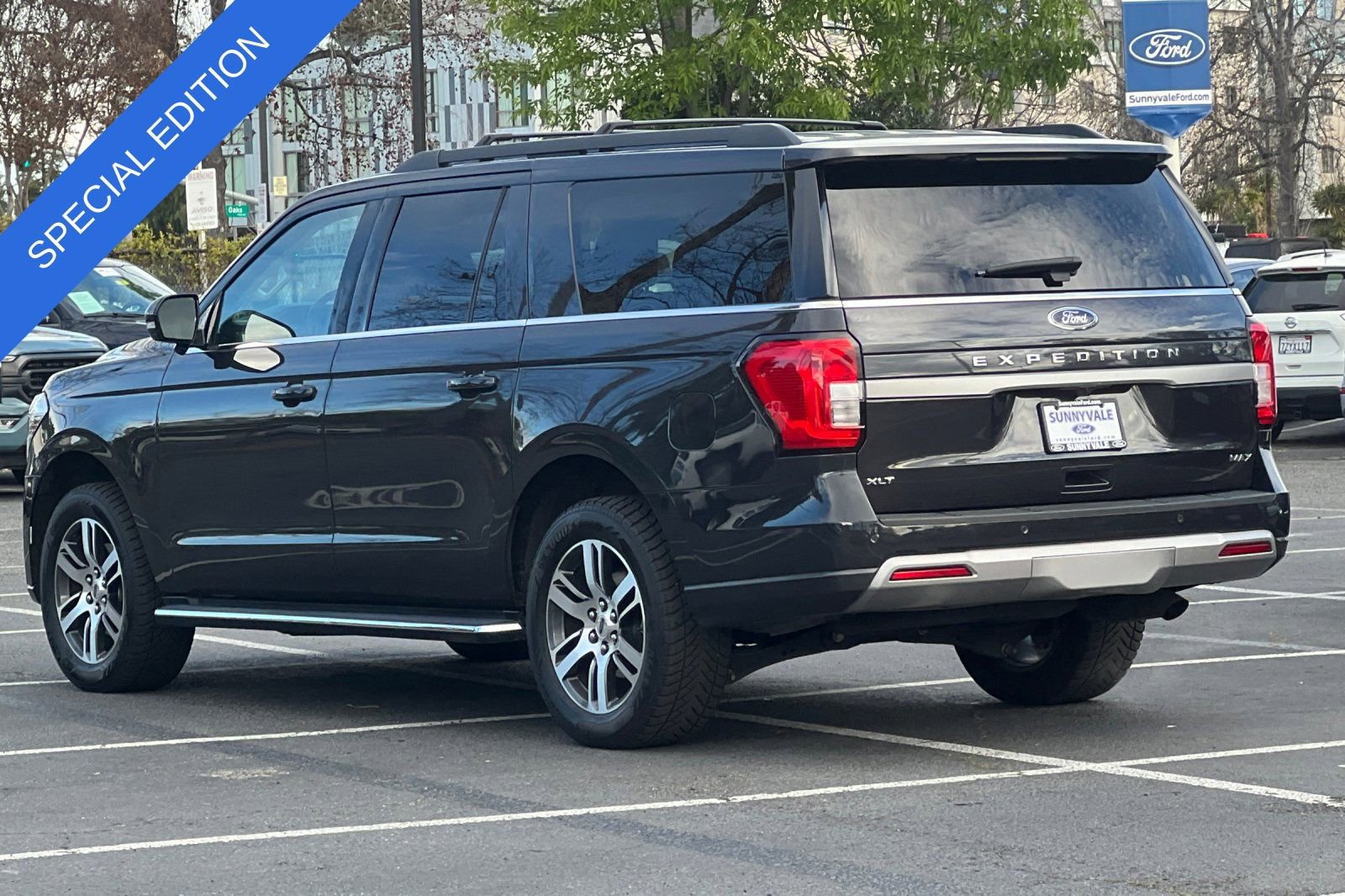 Certified 2023 Ford Expedition Max XLT image 6