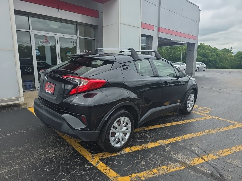 Used 2019 Toyota C-HR LE FWD image 3