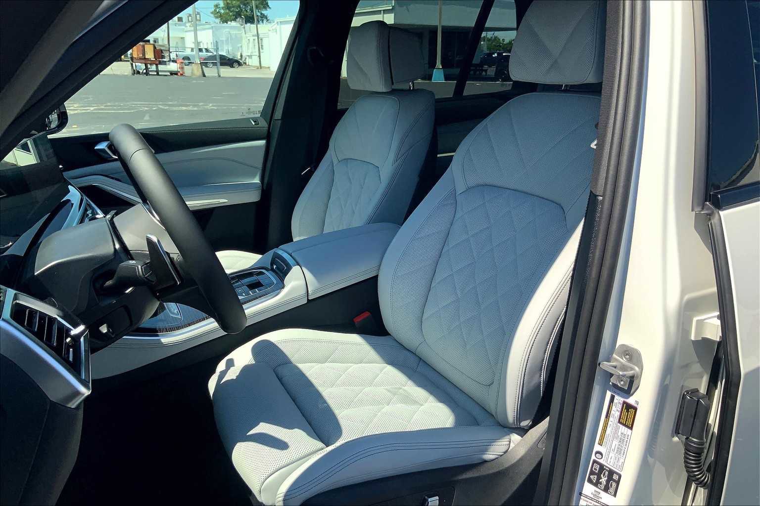 New 2026 BMW X5 xDrive40i w/ Executive Package image 9