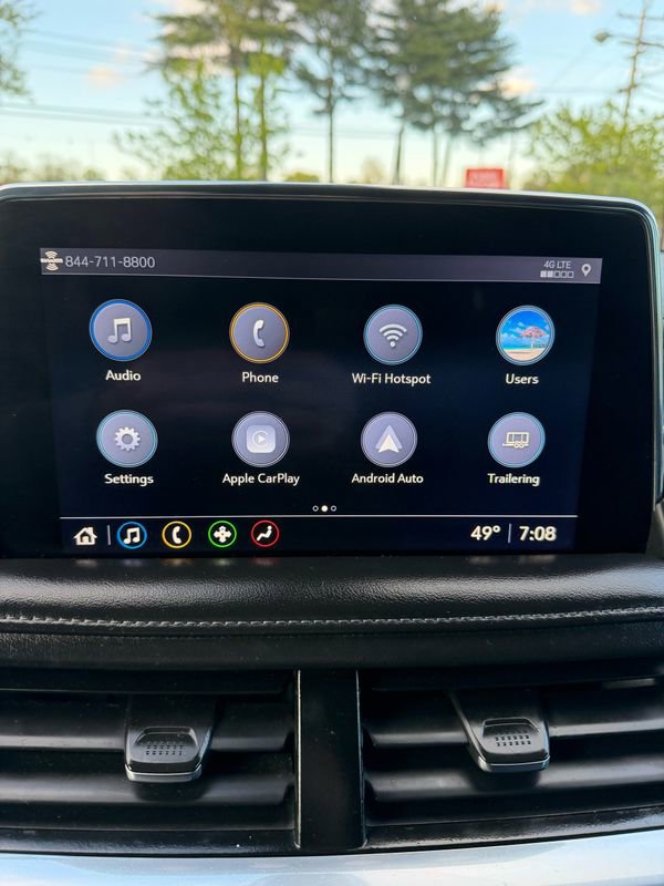 Used 2021 Chevrolet Suburban LT RWD image 17