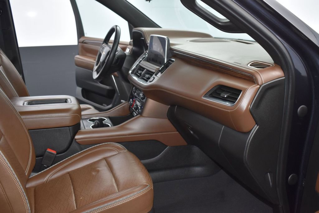 Used 2023 Chevrolet Suburban High Country RWD image 26