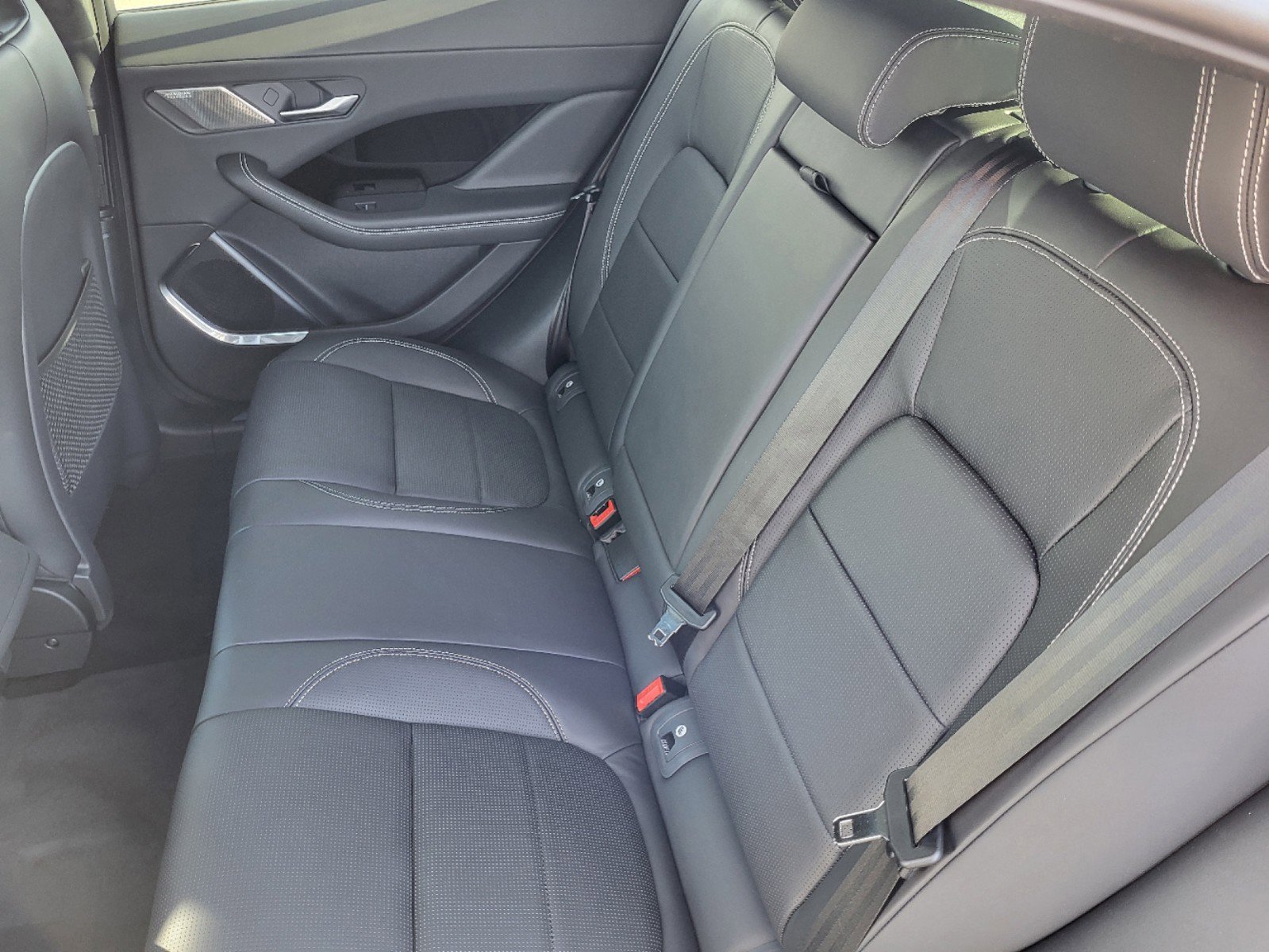 New 2024 Jaguar I-PACE R-Dynamic HSE image 18