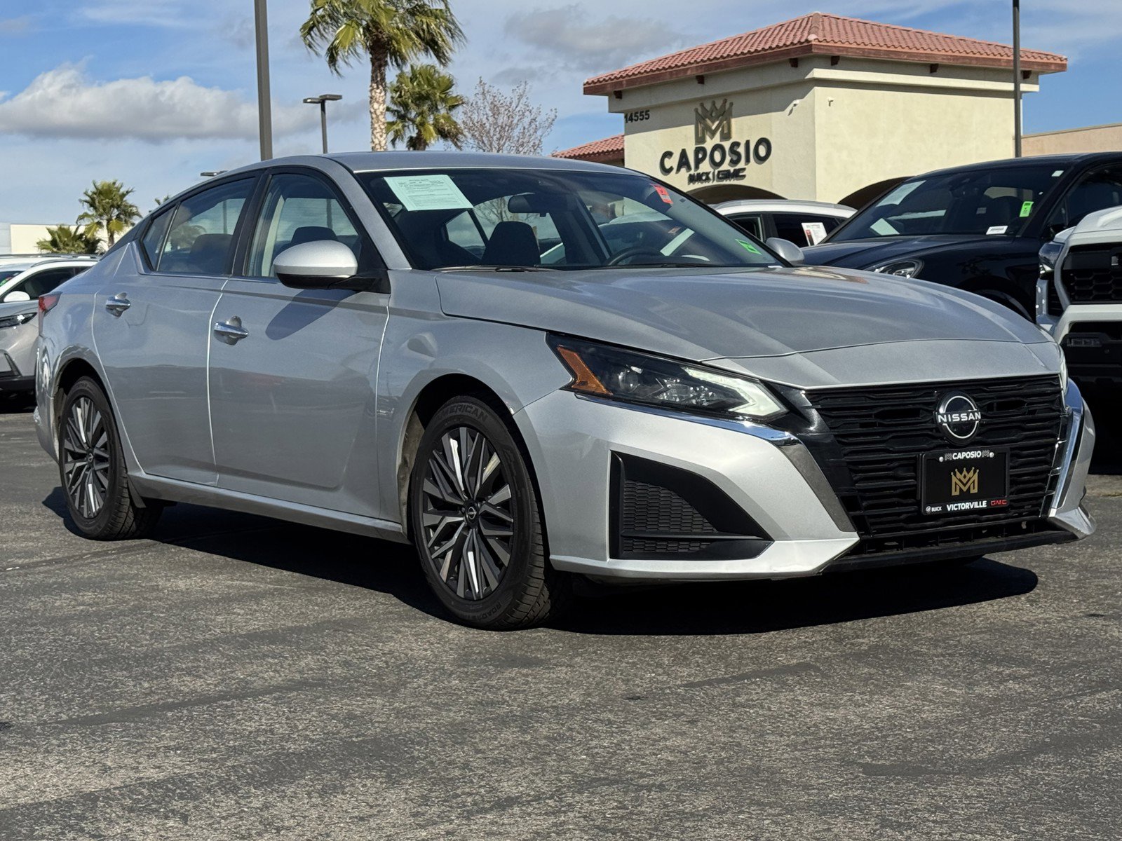 Used 2023 Nissan Altima 2.5 SV image 1