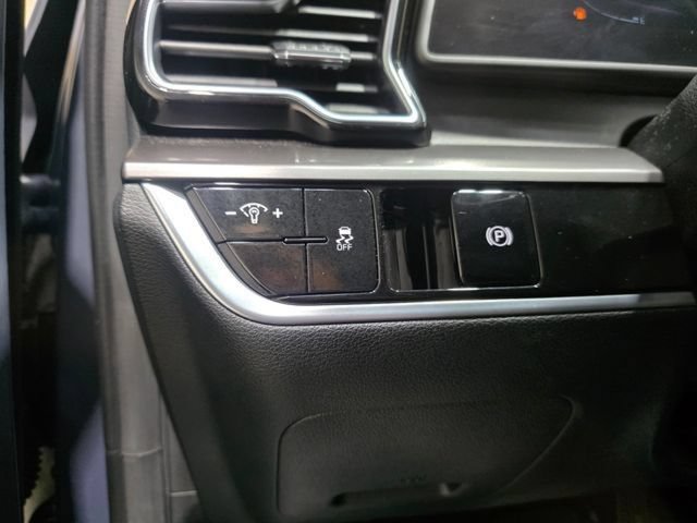 Used 2023 Kia Sportage EX AWD/4WD image 18