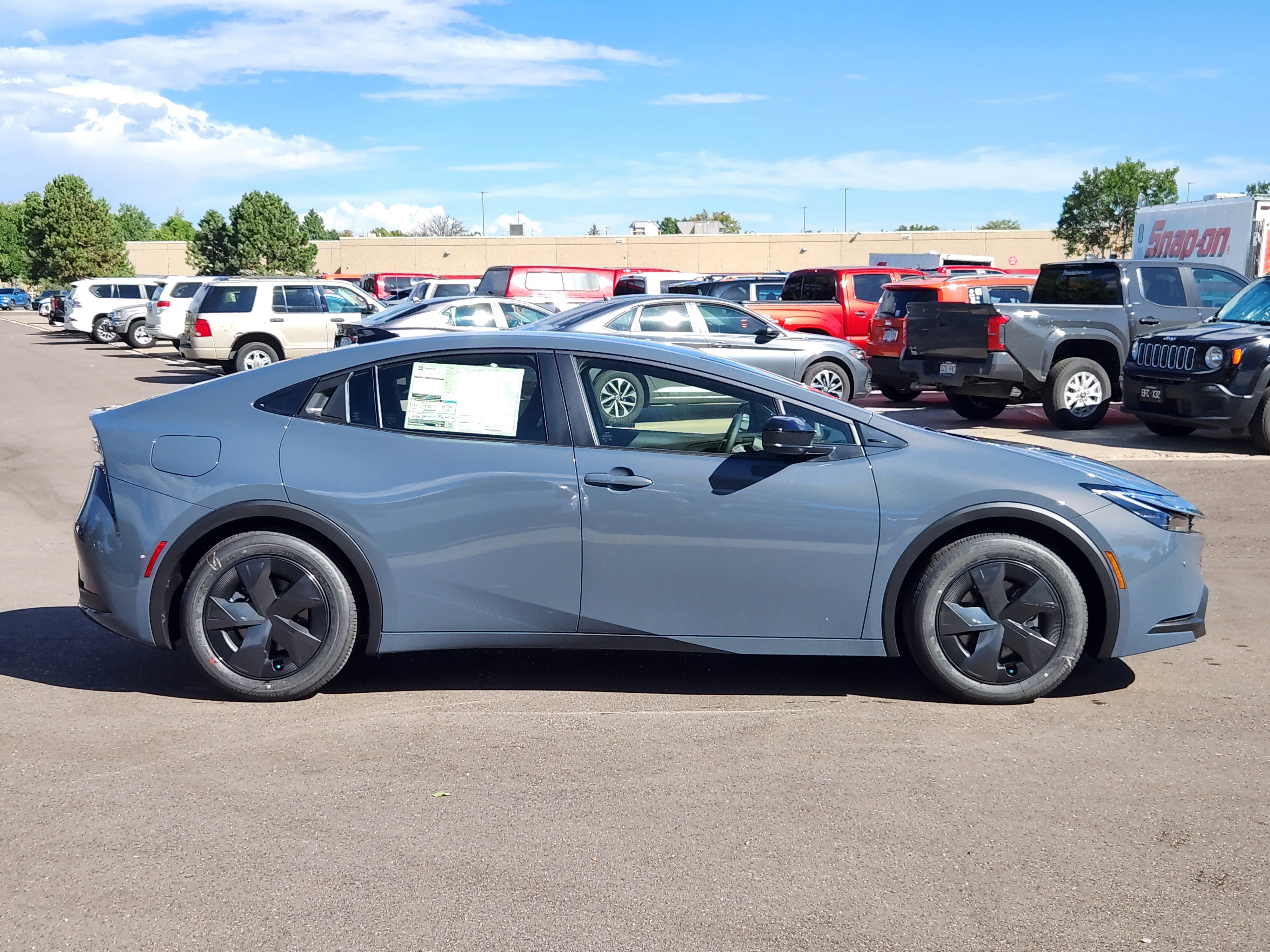 New 2026 Toyota Prius SE image 2