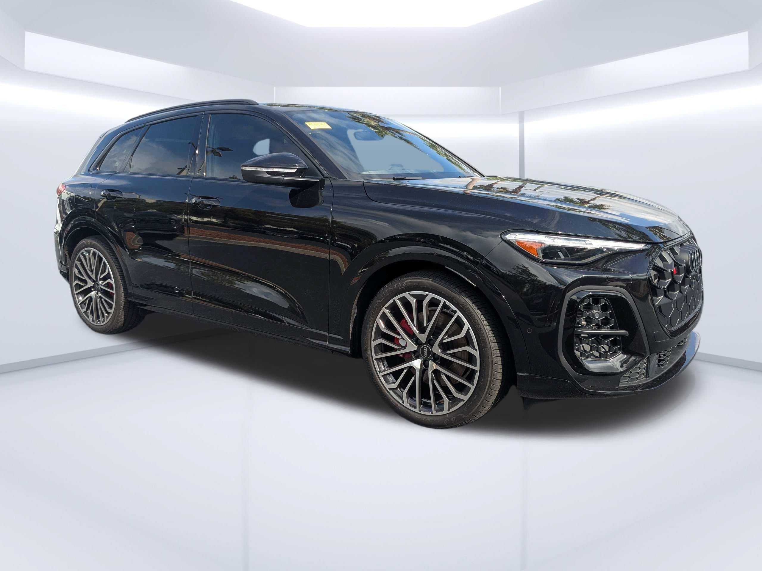Certified 2025 Audi SQ5 Premium Plus w/ Premium Plus Package AWD/4WD image 2