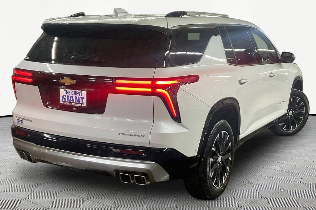 Used 2024 Chevrolet Traverse RS image 7