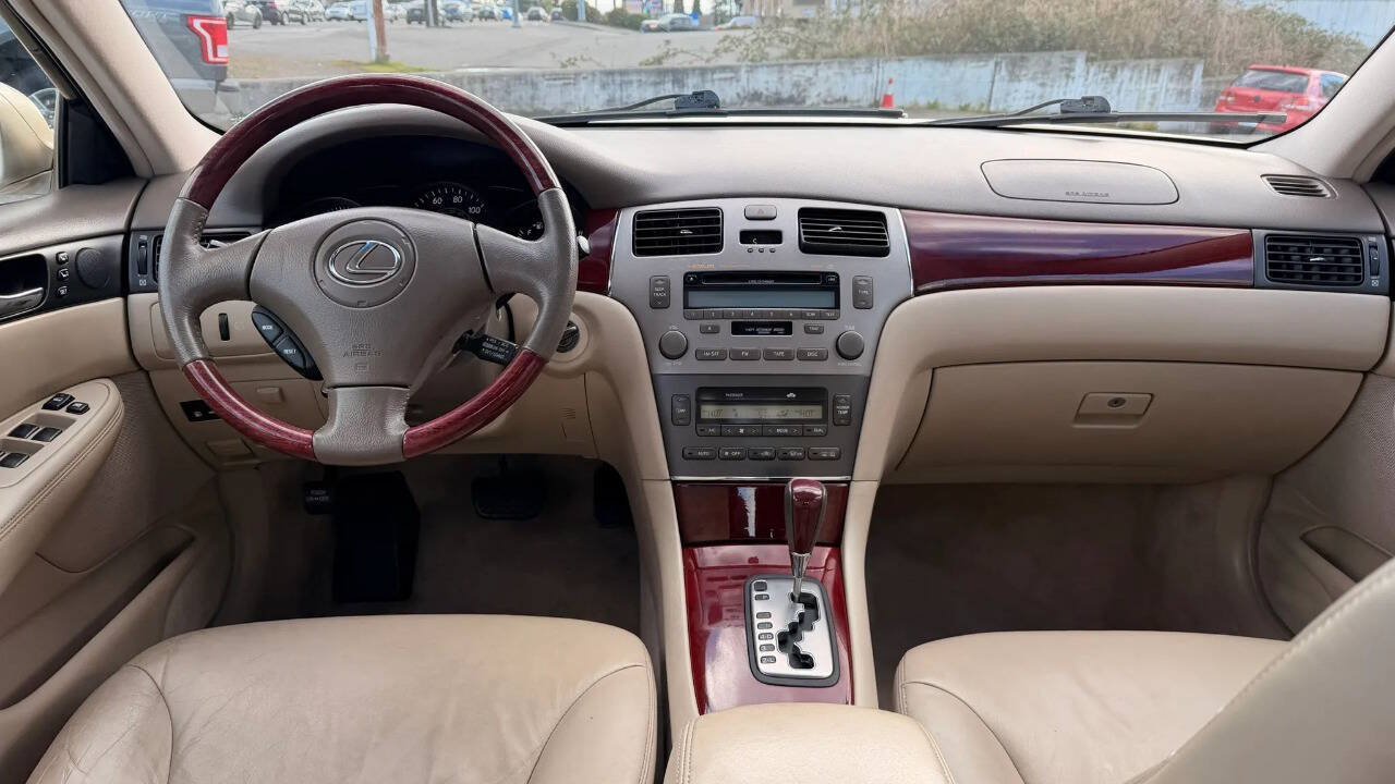Used 2002 Lexus ES 330 w/ Premium Pkg FWD image 18