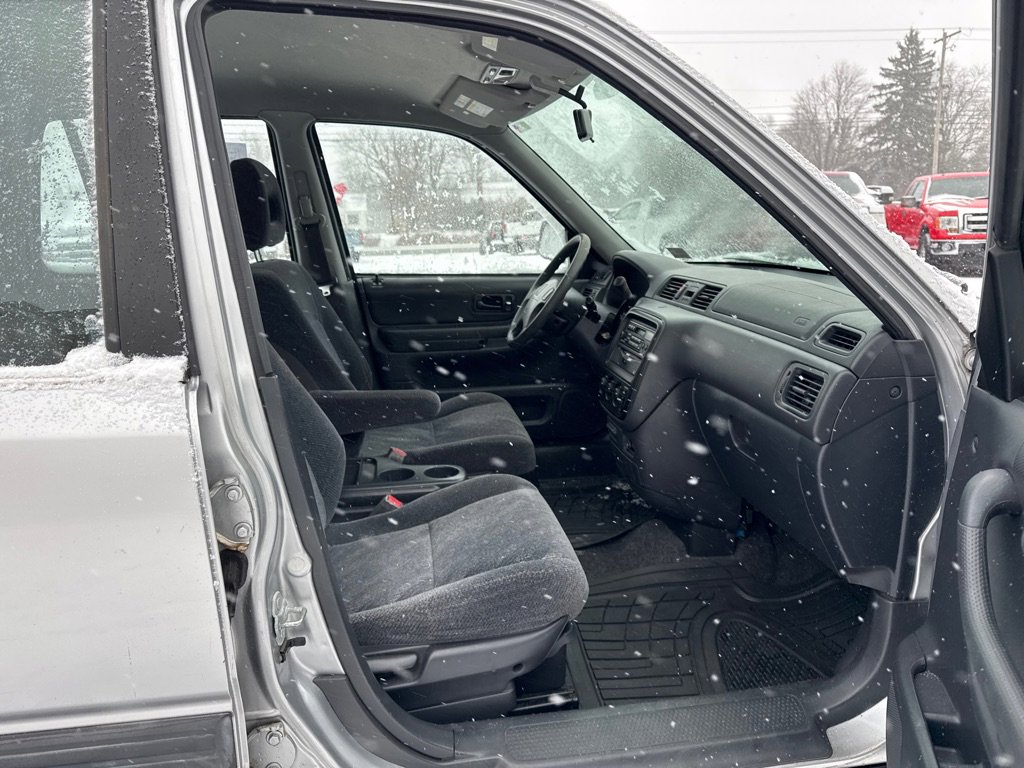 Used 2001 Honda CR-V LX image 11