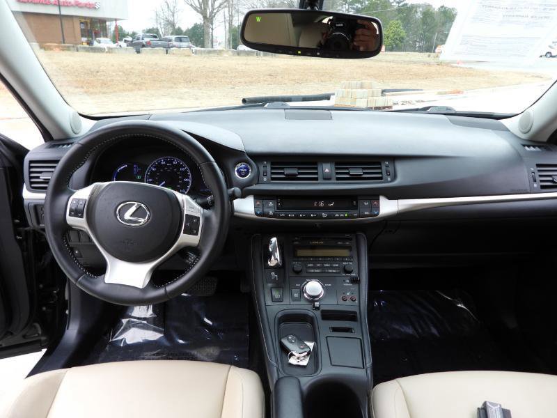 Used 2013 Lexus CT 200h w/ Premium Pkg w/Backup Camera image 33