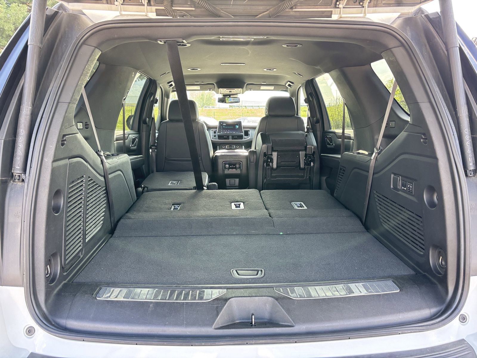 Used 2023 Chevrolet Tahoe Premier AWD/4WD image 22