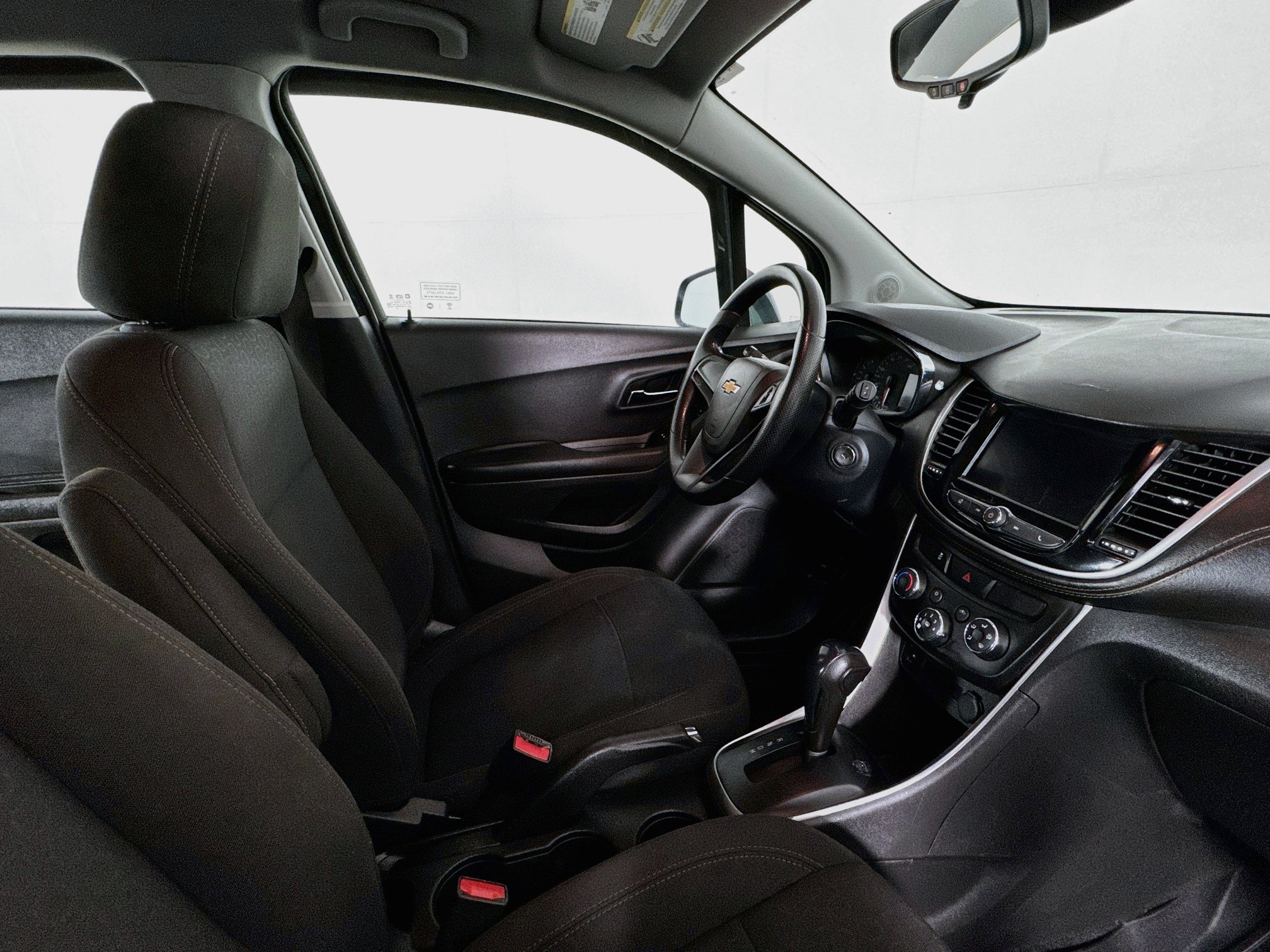Used 2021 Chevrolet Trax LS FWD image 25