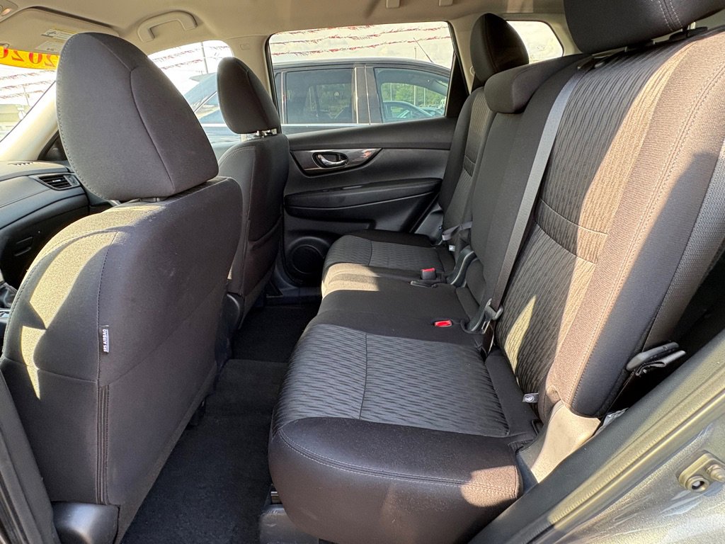 Used 2020 Nissan Rogue SV w/ Premium Package FWD image 14
