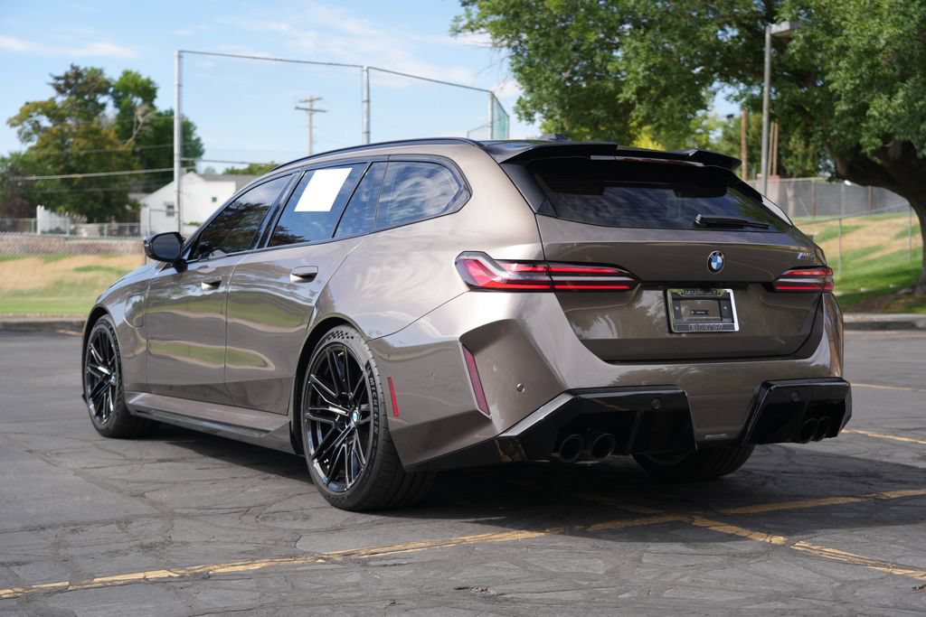 Used 2026 BMW M5 Touring AWD/4WD image 3
