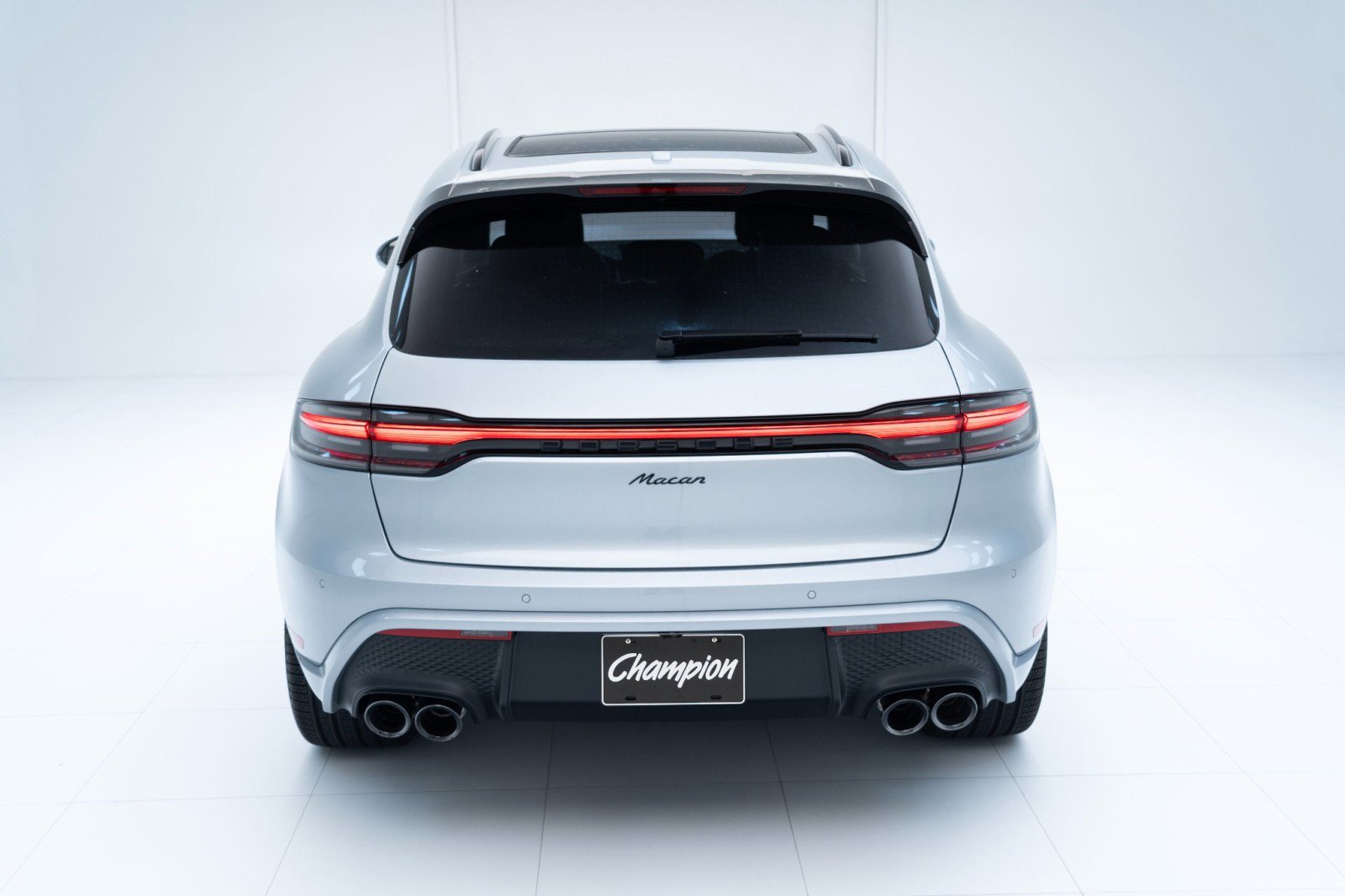 New 2025 Porsche Macan image 9