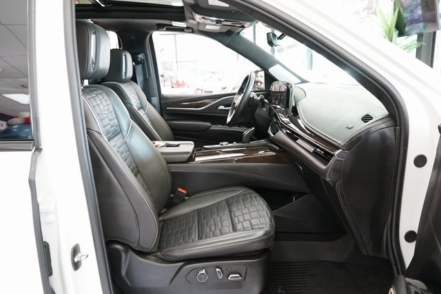 Used 2024 Cadillac Escalade Sport Platinum w/ LPO, ONYX Package image 56