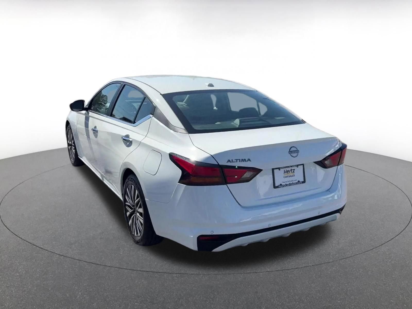 Used 2025 Nissan Altima 2.5 SV FWD image 11