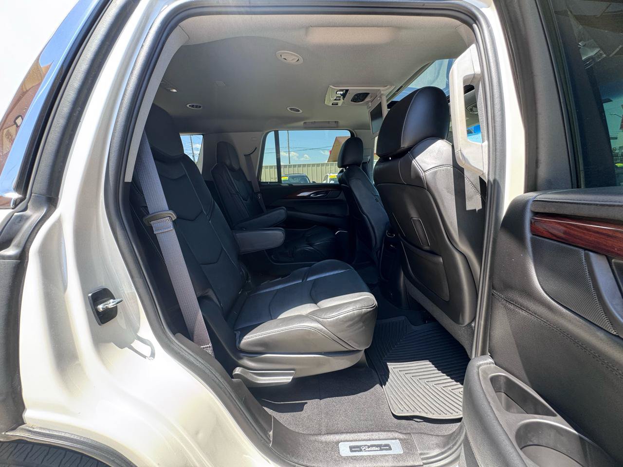 Used 2015 Cadillac Escalade Premium RWD image 59