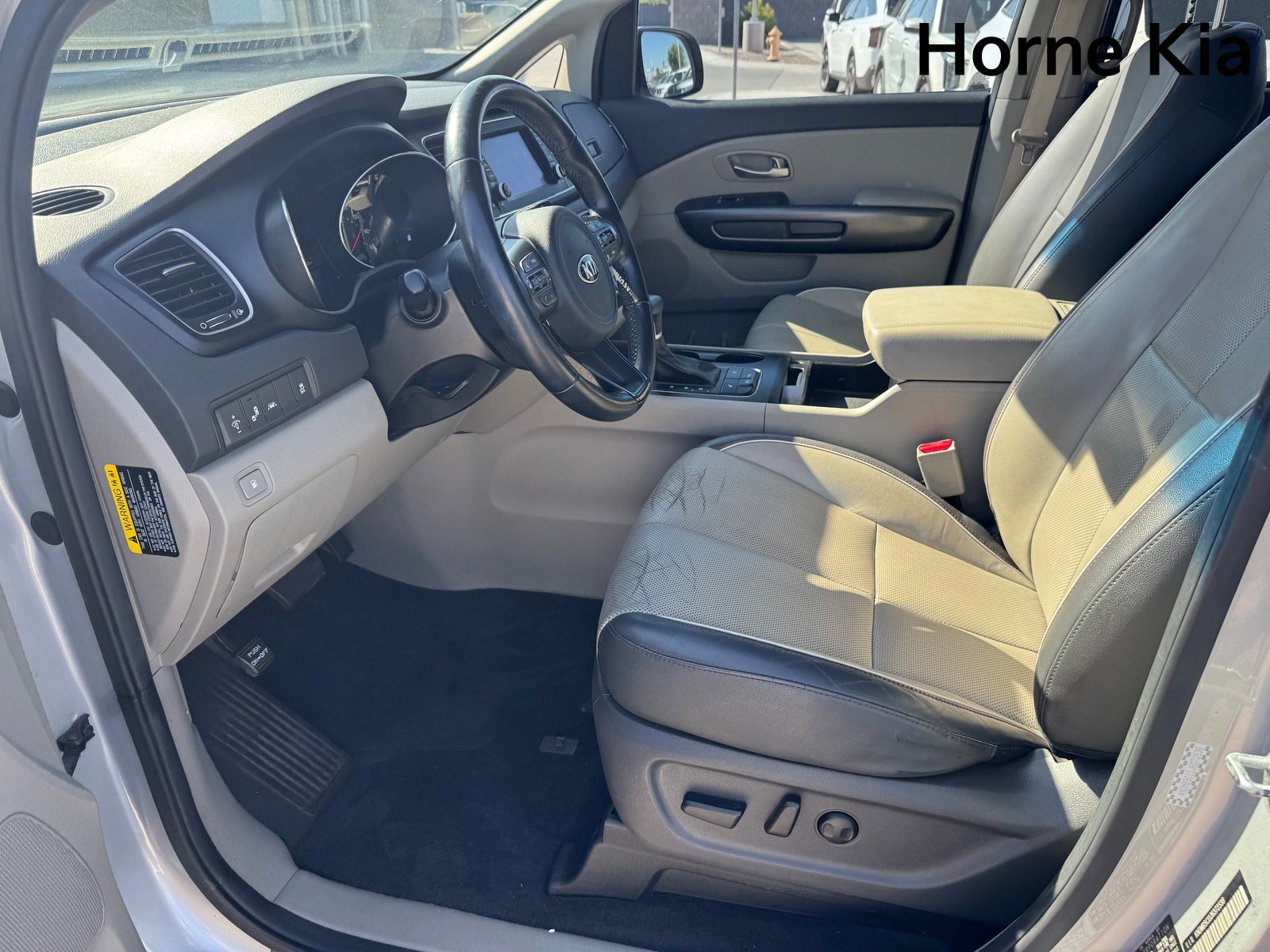Used 2018 Kia Sedona LX w/ LX Essentials Premium Package FWD image 10