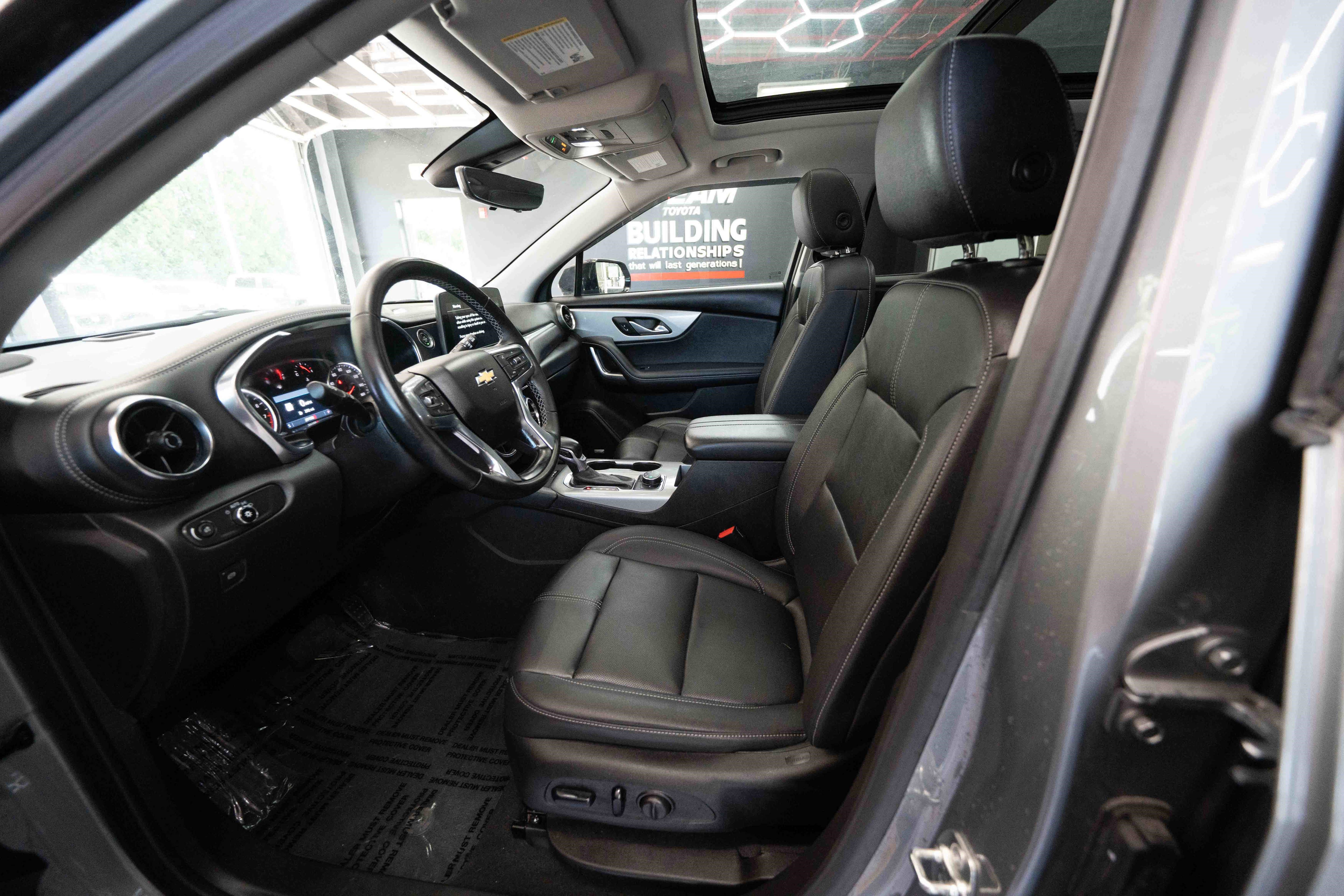Used 2023 Chevrolet Blazer LT w/ Sound & Technology Package AWD/4WD image 9
