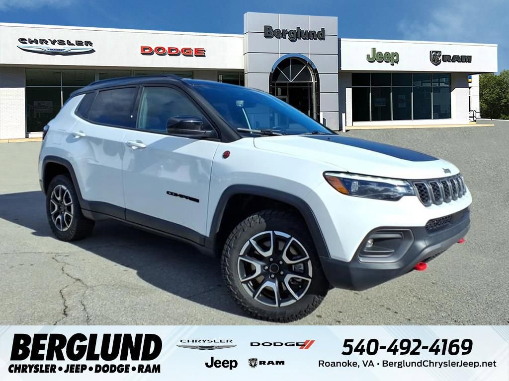 Used 2025 Jeep Compass Trailhawk w/ Trailhawk Elite Group image 1