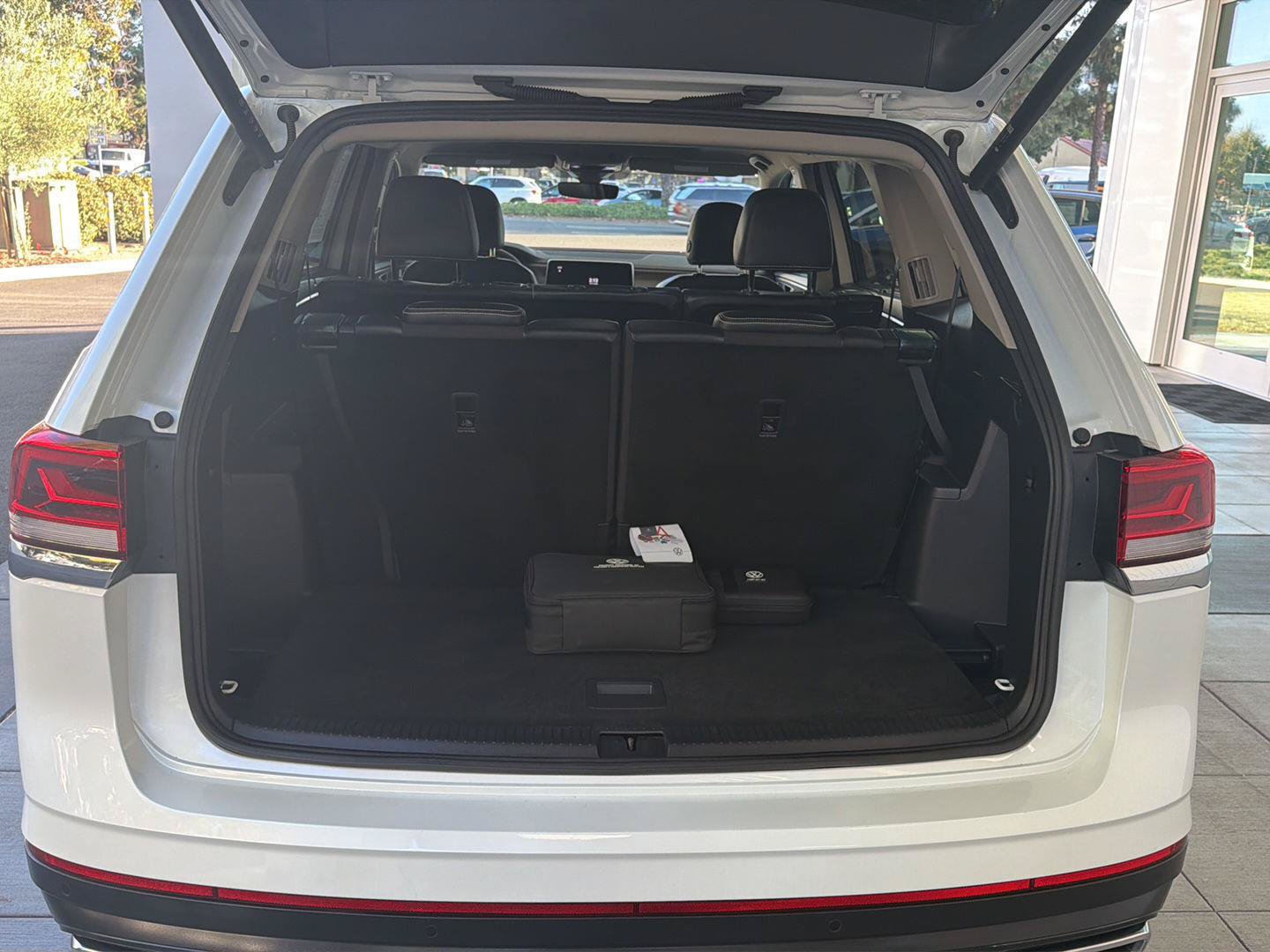 Certified 2024 Volkswagen Atlas SEL AWD/4WD image 13