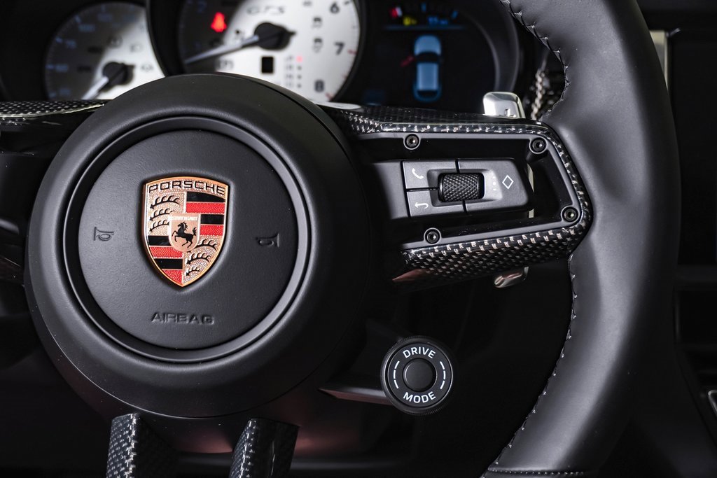 New 2026 Porsche Macan GTS image 19
