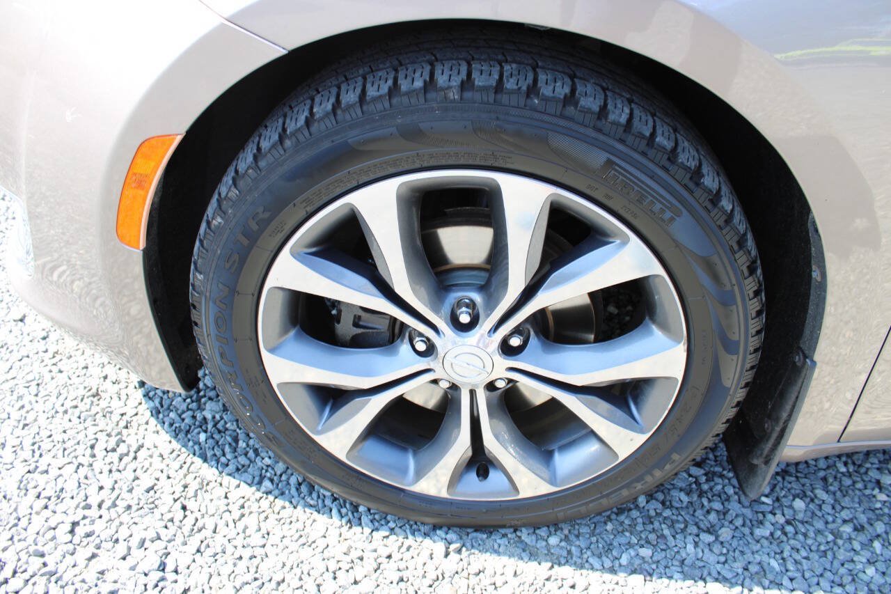 Used 2017 Chrysler Pacifica Limited FWD image 29