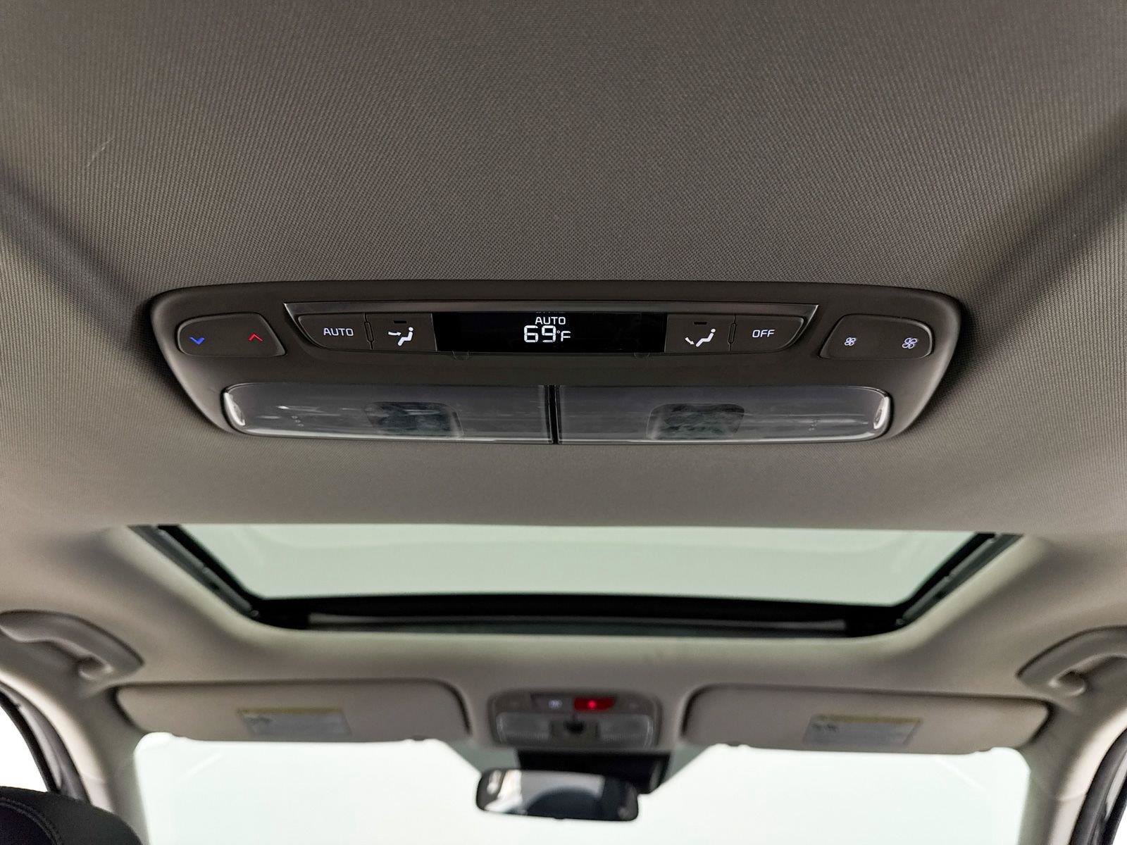 Certified 2024 Kia Telluride S w/ S Sunroof Package FWD image 31
