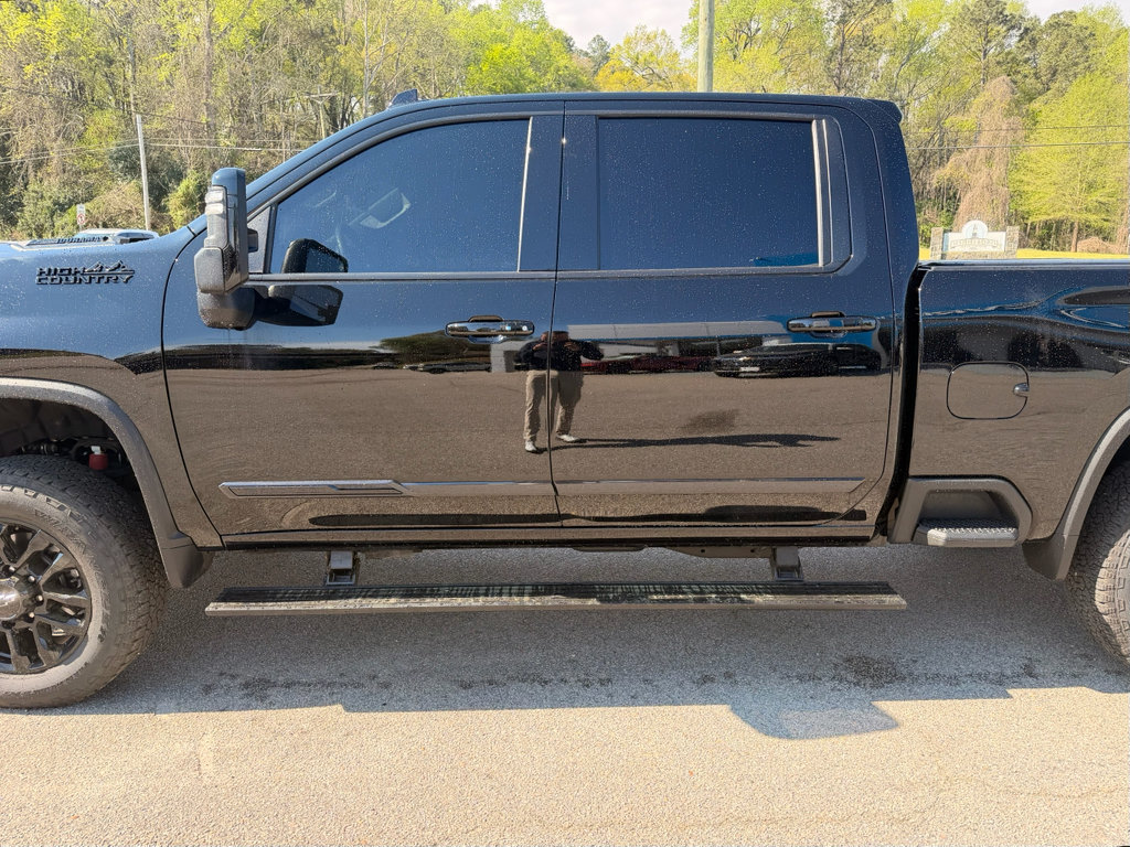 Used 2026 Chevrolet Silverado 2500 High Country w/ Midnight Edition AWD/4WD image 7