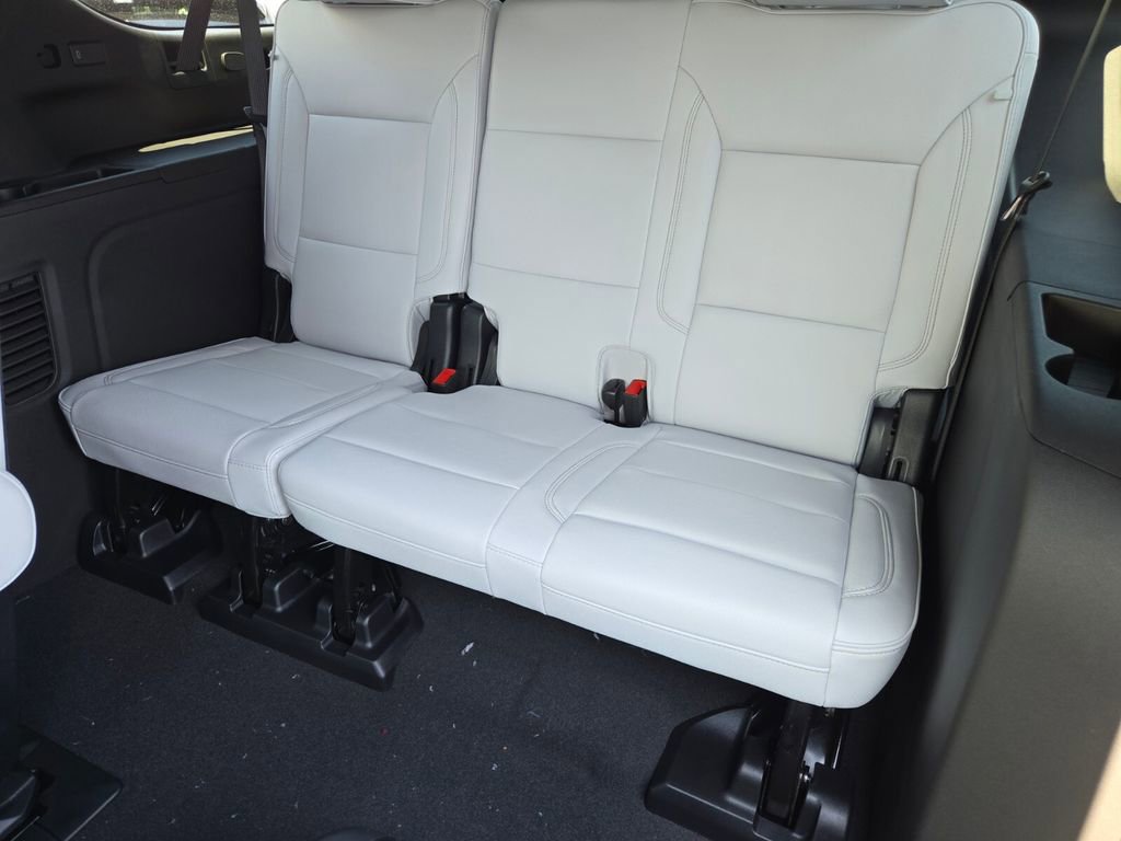 New 2025 Chevrolet Suburban Premier AWD/4WD image 7