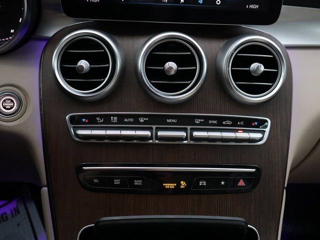 Used 2020 Mercedes-Benz GLC 300 4MATIC w/ Premium Package image 28