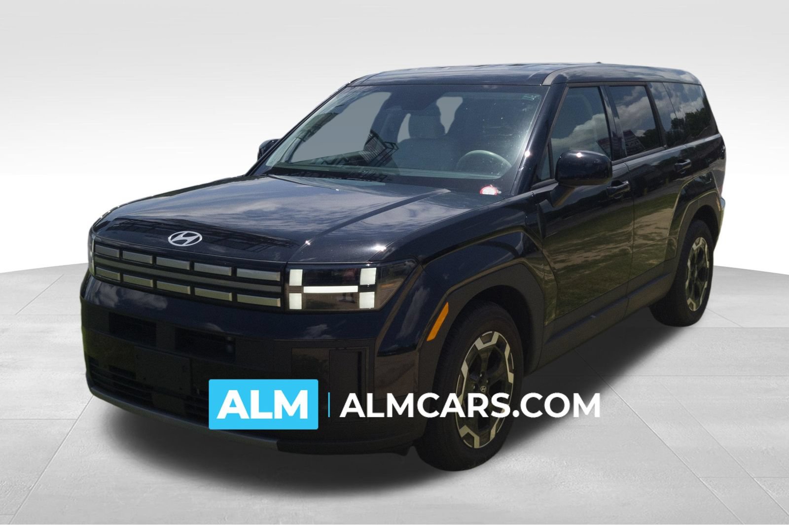 Used 2024 Hyundai Santa Fe SE AWD/4WD image 1